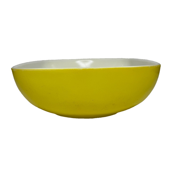 Vintage Pyrex #525B-025‎ Primary Yellow 2 1/2 qt Square Hostess Ovenware Bowl - Picture 1 of 6